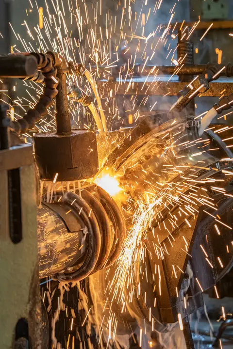 Faíscas de processo industrial em metal